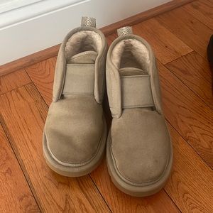 UGG Neumel Flex in Sand